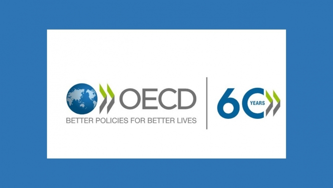 OECD logo uz zila fona