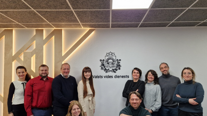 VVD dalās pieredzē ar Francijas delegāciju par depozīta sistēmas ieviešanu