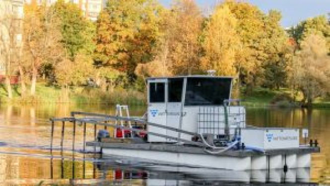 Veiksmīgi noslēgušies Juglas Velnezera attīrīšanas darbi