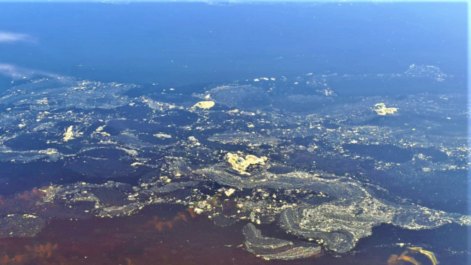 Latvijā ūdenstilpēs novērotie dzeltenie plankumi nav vides piesārņojums, bet priežu ziedputekšņi