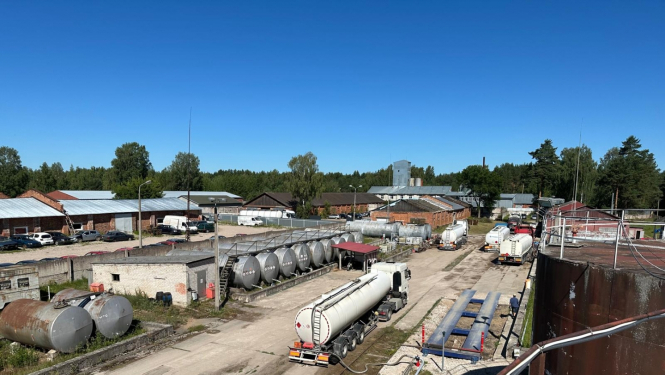 No 21. augusta apturēta naftas bāzes darbība Daugavpilī