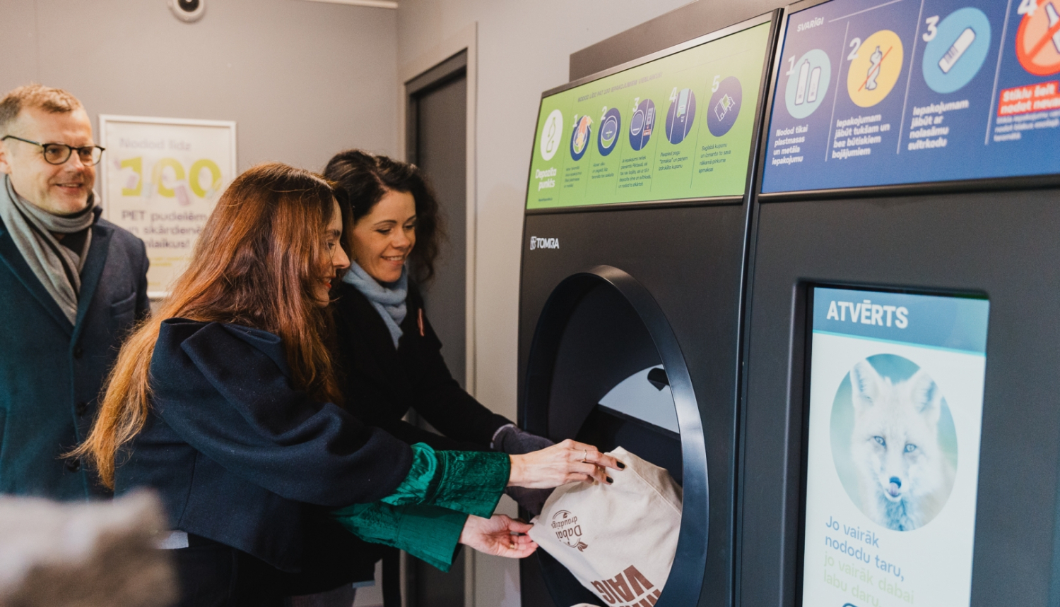 Darbību uzsāk Latvijā pirmais beramtaromāts