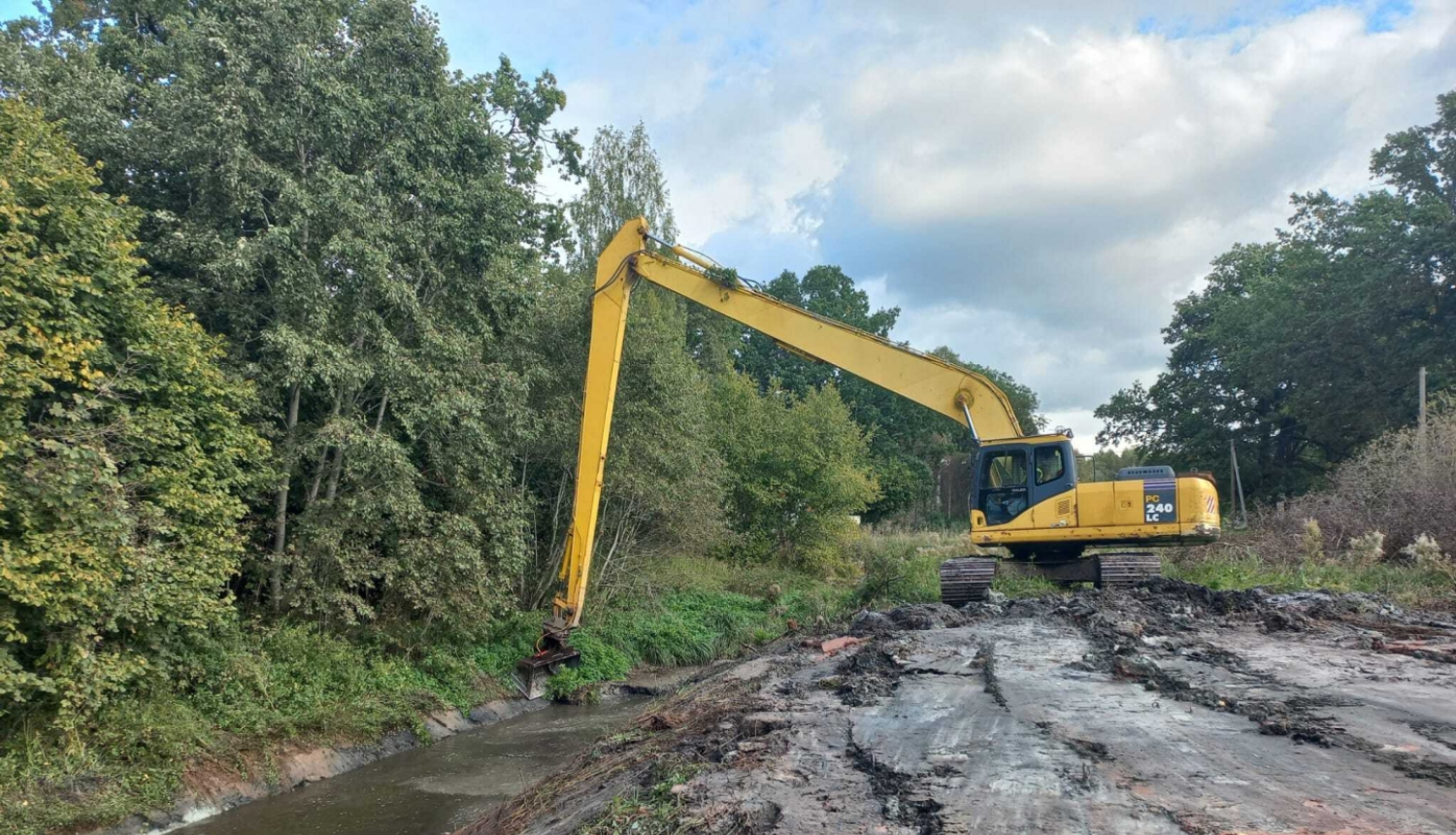 Uzsākti Dzelzupes attīrīšanas darbi