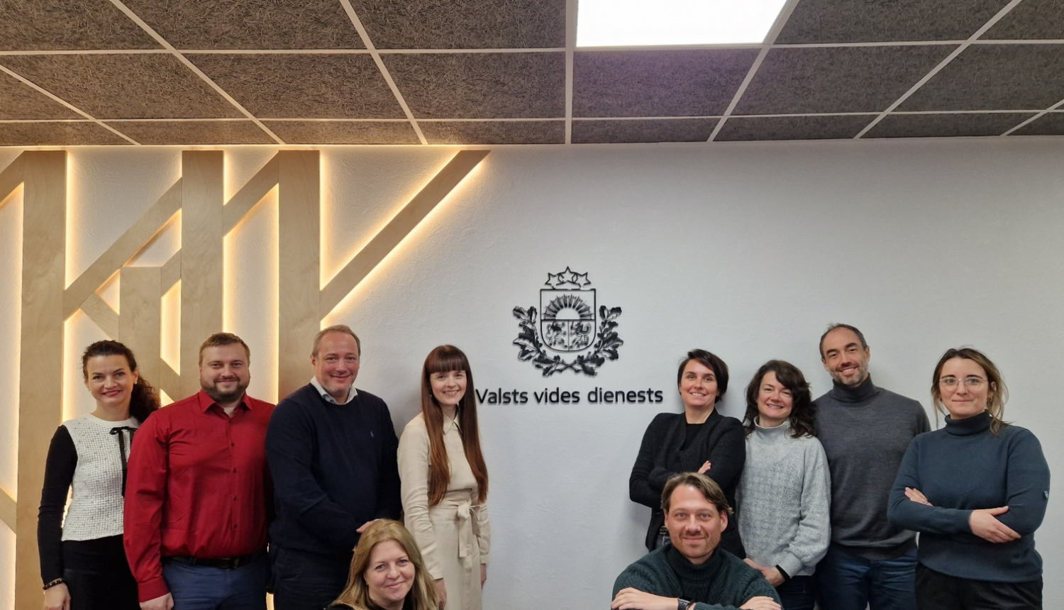 VVD dalās pieredzē ar Francijas delegāciju par depozīta sistēmas ieviešanu