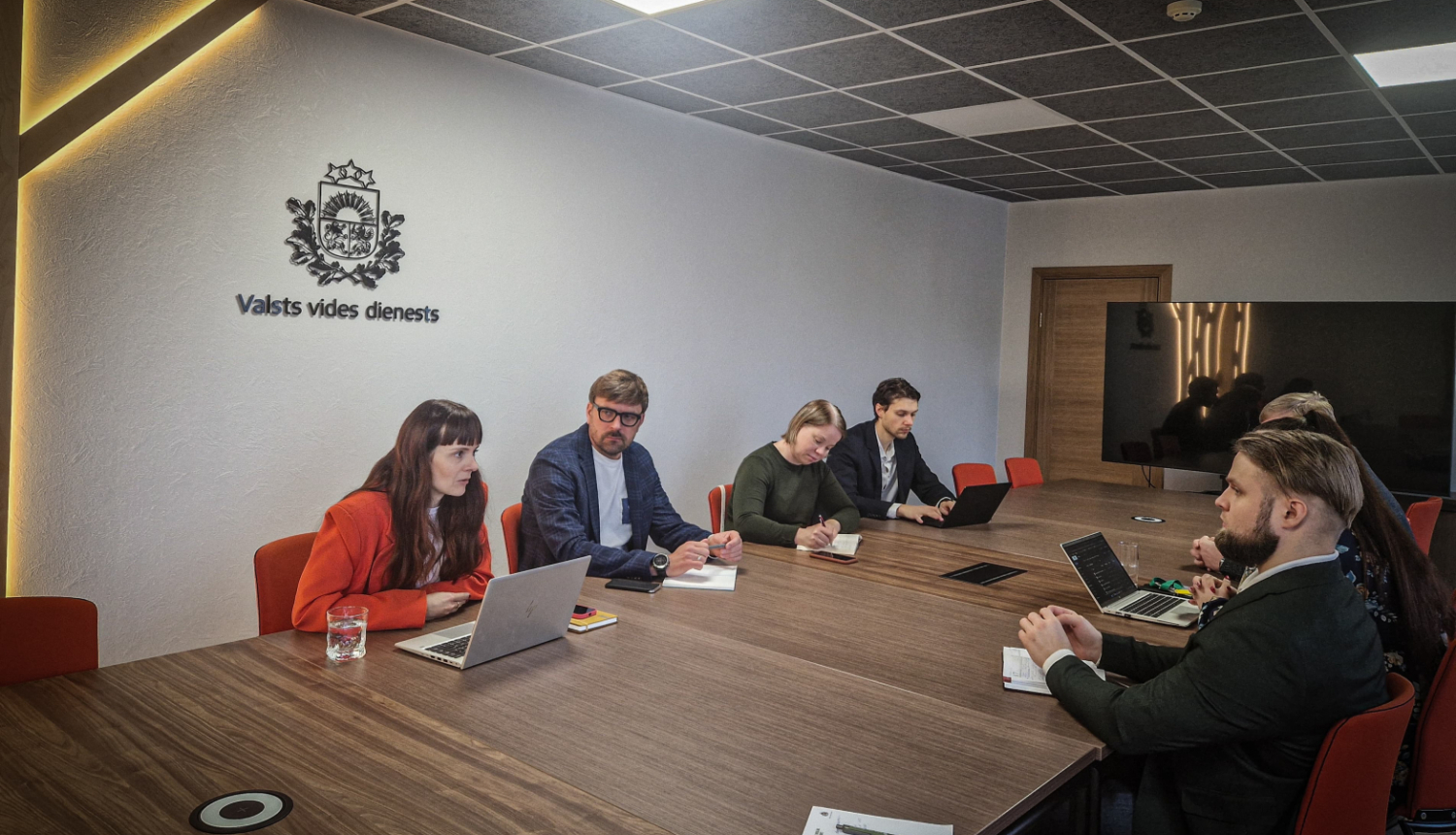 Aizvadīta VVD tikšanās ar Ārvalstu investoru padomi; pārrunāti dabas resursu izmantošanas un kontroles jautājumi
